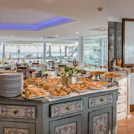Отель Miramare 4*