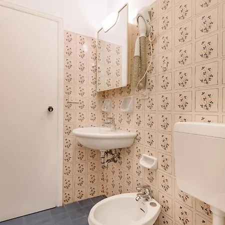 Ξενοδοχείο Miramare 4*